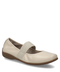 Der Ballerina-Schuh in der Farbe Sand ist aus glattem hochwertigem Material gefertigt. Er verfügt über einen elastischen Gummizug als Verschluss der für einen bequemen Sitz sorgt.