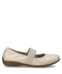 Der Ballerina-Schuh in der Farbe Sand ist aus glattem hochwertigem Material gefertigt. Er verfügt über einen elastischen Gummizug als Verschluss der für einen bequemen Sitz sorgt.