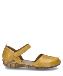 La sandale représentée est de couleur mangue chaude et dispose d'une fermeture velcro pratique. Elle est fabriquée à partir de matériaux de haute qualité avec une semelle à motif qui allie confort et style.