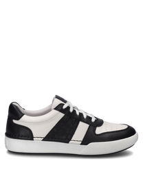 De sneaker heeft een klassiek zwart-wit ontwerp en is gemaakt van glad leer. Bijzondere kenmerken zijn de vetersluiting en de contrasterende kleurstelling.