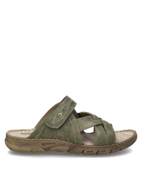 La sandale représentée est de couleur kaki et dispose d'une fermeture velcro pratique. Elle est fabriquée à partir de matériaux robustes qui assurent sa durabilité et possède une semelle confortable pour un confort de port optimal.