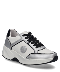 The sneaker in silver-multi features an elegant design with silver and black accents. It is made of smooth material and has lacing as a closure.