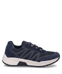 The sneaker in Ocean color impresses with its modern design featuring a mesh and suede upper. The shoe has lacing and a contrasting white sole for optimal comfort.