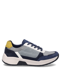 Ce sneaker en bleu-multi dispose d'un laçage et est composé d'un mélange de matériaux en mesh et en daim. La chaussure a des détails de couleur marquants avec des accents jaunes bleus et gris lui donnant un look moderne et sportif.