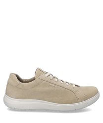 Ein natürlicher Sneaker mit Schnürung aus weichem Wildleder in einem dezenten hellen Beige-Ton. Der Schuh hat eine flache weiße Sohle und ist ideal für einen lässigen komfortablen Look.