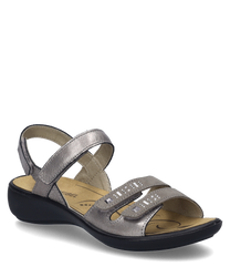 De platina kleurige sandaal heeft een praktische klittenbandsluiting en heeft een glanzend oppervlak. Het is uitgerust met een comfortabel ergonomisch gevormd voetbed dat comfort biedt.