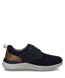 La scarpa è di un elegante blu scuro e presenta una chiusura con lacci. È realizzata in un materiale traspirante e ha un inserto sul tallone di colore marrone a contrasto.