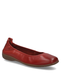 Der Ballerina-Schuh in der Farbe Hibiscus besteht aus einem weichen glatten Material. Er verfügt über einen praktischen Gummizug als Verschluss und eine bequeme flache Sohle.