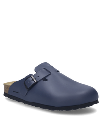 Le sabot de couleur océan est doté d'une robuste boucle comme fermeture et d'une semelle confortable en matériau de liège brun clair. La chaussure offre un look simple et classique avec une surface lisse et mate.