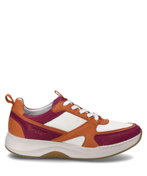 La zapatilla en magenta-multi presenta un diseño vibrante con colores contrastantes de magenta blanco y naranja. Cuenta con un cordón clásico y una suela blanca y estable.