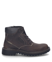 Die Stiefelette in der Farbe Moro besteht aus robustem Leder und verfügt über einen seitlichen Reißverschluss für einfaches Anziehen. Auffällig sind die kontrastierenden Nähte und die profilierte Sohle die für einen sicheren Halt sorgt.