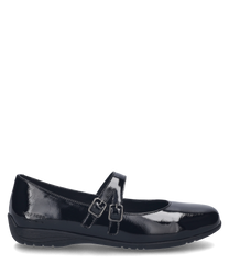 Ein eleganter schwarzer Ballerina-Schuh aus glänzendem Material mit doppelter Schnalle als Verschluss. Der Schuh hat eine glatte Oberfläche und eine flache Sohle ideal für den täglichen Gebrauch.
