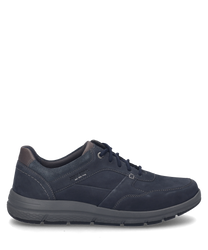 Dieser Sneaker in indigo-kombi zeigt eine elegante Schnürung und besteht aus hochwertigem mattem Material. Der Schuh hat eine robuste graue Sohle und kontrastierende Nähte für einen modernen Look.