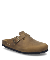 Le sabot de couleur châtaigne est fabriqué en cuir de haute qualité et possède une semelle noire robuste. La fermeture spéciale avec une boucle confère à la chaussure un look classique.
