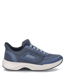 La sneaker in combinazione di jeans è realizzata in materiale mesh traspirante e presenta una comoda chiusura con elastico in gomma. La progettazione bicolore in blu e bianco le conferisce un aspetto sportivo.