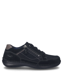 El zapato semi-abierto en combinación negro se presenta con un cierre de cordones y está hecho de una mezcla de materiales que resulta robusta y elegante. Las características especiales son las costuras decorativas laterales y un detalle de cremallera que 