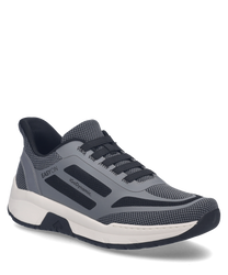 De sneaker in zwart-grijs heeft een vetersluiting en is gemaakt van een ademend materiaalmix. Bijzondere kenmerken zijn het moderne ontwerp en de robuuste zool die optimaal draagcomfort biedt.