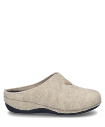 Le chausson en combinaison beige est fabriqué dans un matériau doux et feutré sans fermeture idéal pour un enfilage et un retrait faciles. La forme simple et fermée offre confort et chaleur pour l'intérieur.