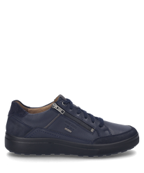 La sneaker nel colore Ocean-Kombi è realizzata in pelle di alta qualità e presenta una chiusura con lacci e una cerniera laterale. La colorazione blu scuro e il design semplice la rendono facilmente abbinabile.