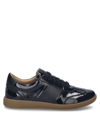 Sneaker neri in materiale lucido con lacci ideali per un'apparenza elegante e comoda. La scarpa ha una suola robusta beige che offre ulteriore comfort.