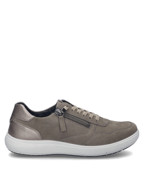 Der Sneaker ist aus glattem grauem Leder mit Schnürung und einem seitlichen Reißverschluss. Die weiße Sohle sorgt für einen modernen Kontrast und bietet bequemen Halt.