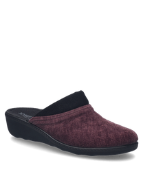 Una comoda pantofola di colore viola combinato senza chiusura realizzata in un morbido materiale tessile. La scarpa ha una suola leggermente rialzata ed è ideale per l'interno.