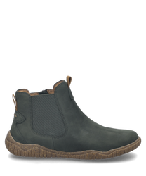 The ankle boot in the color fir is made of a smooth high-quality material. It features a practical zipper on the side and a sturdy non-slip sole.