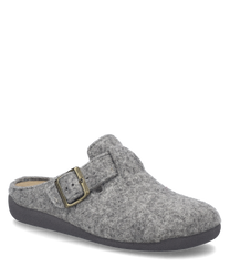 Grauer Hausschuh aus Filzmaterial mit einer dekorativen Schnalle als Verschluss. Der Schuh hat eine flache Sohle und bietet ein bequemes Tragegefühl.
