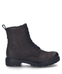 La bota en color Moro está hecha de cuero de alta calidad y cuenta con un cordón como cierre. El zapato tiene una suela robusta y costuras decorativas discretas que le dan un aspecto clásico.