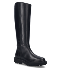 Black boot with zipper made of smooth leather. The boot features a sturdy sole and a minimalist elegant look.
