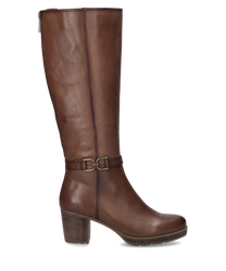 Una elegante bota de cuero color cognac equipada con una práctica cremallera. La bota tiene un tacón bloque estable y un discreto detalle de hebilla en el costado.