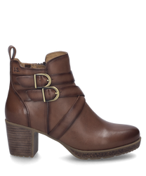 La bota de cuero color coñac presenta una superficie elegante y lisa con dos hebillas decorativas en el caño. El zapato está equipado con una práctica cremallera y tiene un estable tacón cuadrado.