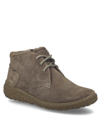 El zapato en color topo está hecho de un suave ante marrón claro y cuenta con un sistema de cordones como cierre. La suela robusta y las finas costuras le dan al zapato un aspecto moderno y al mismo tiempo cómodo.