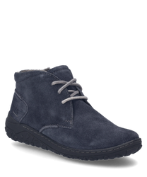 El zapato en color Océano está hecho de un material suave y aterciopelado y cuenta con un sistema de cordones. La suela robusta y perfilada proporciona un soporte adicional.