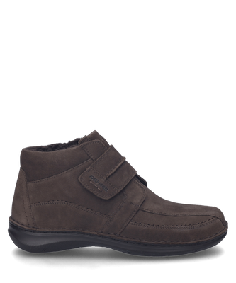 La botte en couleur Moro est fabriquée en matériau doux et de haute qualité et dispose d'une fermeture velcro pratique. La chaussure offre un ajustement confortable et des coutures décoratives discrètes qui lui confèrent un look classique.