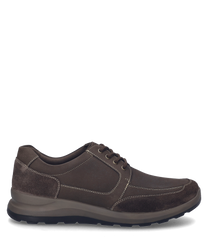 Sneaker w kolorze Moro zachwyca eleganckim designem i wysokiej jakości mieszanką materiałów z zamszu. Sznurowanie i precyzyjne szwy nadają butowi nowoczesny wygląd.