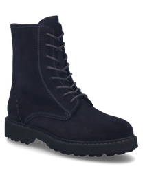 La botte de couleur "océan" est fabriquée en daim de haute qualité avec un laçage. La semelle robuste et les coutures précises confèrent à la chaussure une allure élégante et durable.