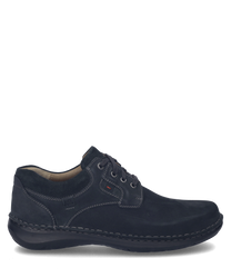 Zapato bajo de color negro con cordones diseñado en cuero de alta calidad. La costura detallada y la suela robusta proporcionan durabilidad y estilo clásico.