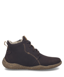 Botines de cuero marrón con cordones diseñados para un ajuste cómodo. La suela antideslizante y las costuras visibles añaden un toque de estilo y durabilidad.