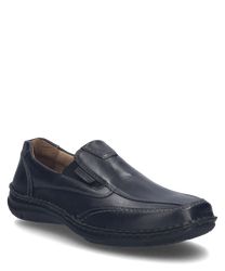 Scarpa bassa in pelle nera con finiture eleganti. Dotata di una pratica fascia elastica per una calzata comoda e sicura.