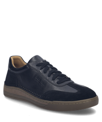 Chaussures basses en cuir noir avec laçage. Design élégant avec semelle marron et détails en daim pour un style moderne et confortable.