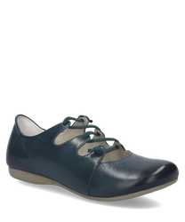 Chaussures basses en cuir bleu avec fermeture élastiquée. Design élégant et confortable idéal pour un usage quotidien.