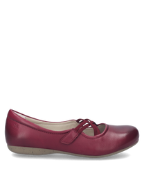 Rote Ballerina aus Glattleder mit Klettverschluss. Elegantes Design mit runden Kanten und flacher Sohle für komfortables Tragen.