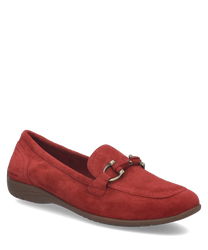 Balerinas rojas de gamuza con banda elástica. Diseño cómodo con suela marrón y detalles metálicos en el empeine.