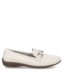 Balerinas de material suave en color blanco con banda elástica para un ajuste cómodo. Diseño elegante y minimalista ideal para un uso diario con suela marrón antideslizante.