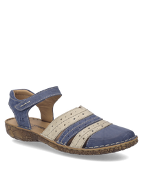 Blau en beige sandaal met verstelbare klittenbandsluiting. Gemaakt van leer met geperforeerde details en een comfortabele bruine zool.