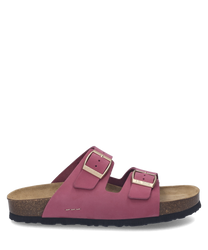 Roze sandaal met dubbele gespen. Gemaakt van leer met een kurken zool voor optimaal comfort.