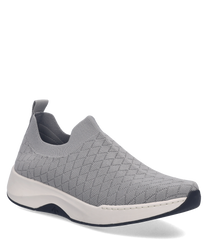 Szary sneaker z elastyczną opaską zapewniającą wygodne dopasowanie. Wykonany z tekstyliów o diamentowym wzorze na cholewce idealny do codziennego użytku.