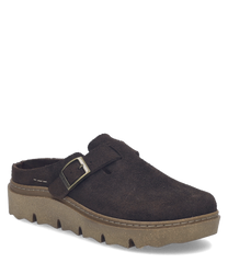 Pantoufles en daim marron avec boucle. Semelle épaisse beige pour un confort optimal.