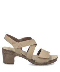 Beige sandaal met klittenbandsluiting en blokhak. Gemaakt van zacht materiaal met een comfortabele pasvorm geschikt voor dagelijks gebruik.